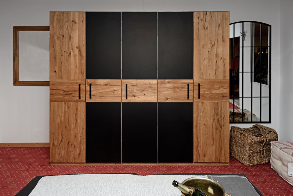 Kleiderschrank mit 5 Türen, teils schwarzes Glas DOMENICA Kleiderschrank mit 5 Türen, teils schwarzes Glas DOMENICA