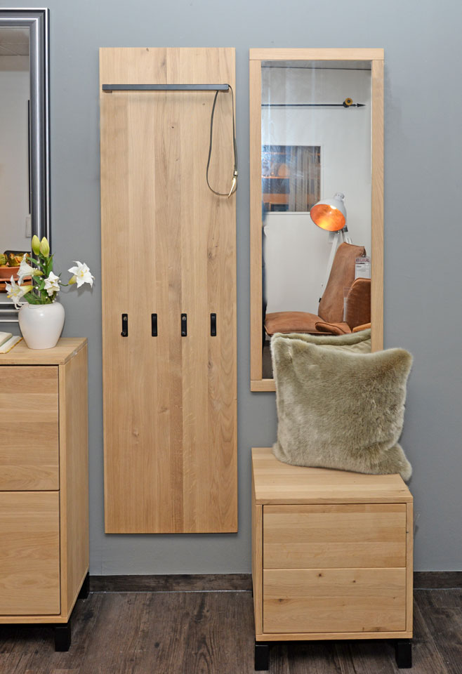 3-teilige, moderne Garderobe SUITE, Wildeiche massiv, bianco geölt, in vielen anderen Massivholz-Varianten erhältlich moderne Garderobe SUITE, Wildeiche massiv, bianco geölt, in vielen anderen Massivholz-Varianten erhältlich