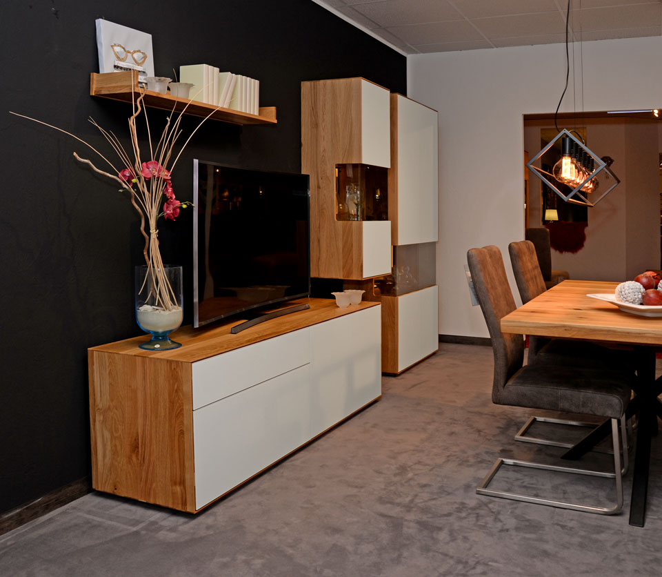 Wohnzimmerschränke TINNUM, Wildeiche massiv und Weißglas Wohnzimmerschränke TINNUM, Wildeiche massiv und Weißglas