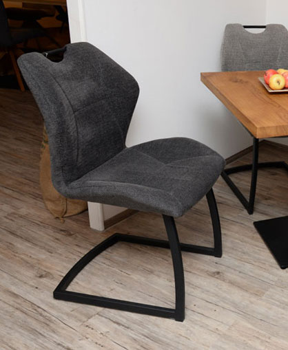 Stuhl JOANA, Freischwinger mit schwarzem Metallgestell, Bezug Webstoff