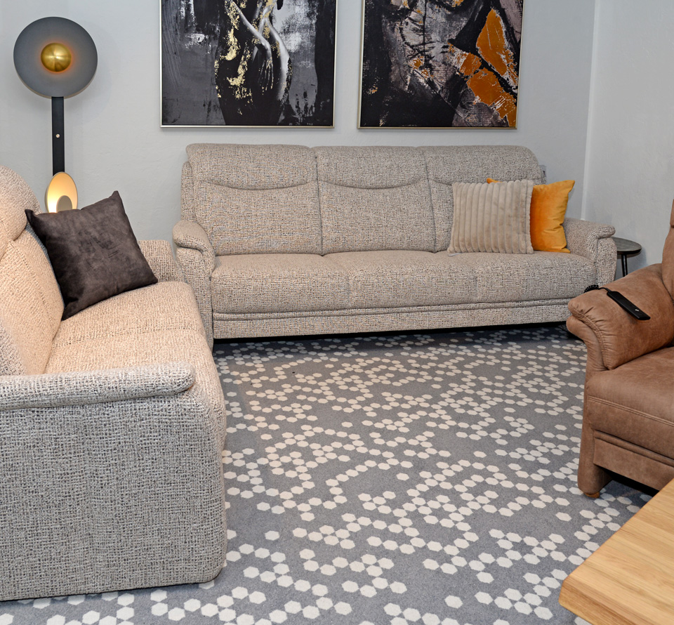 Sofa LENA, 3-Sitzer mit optional verstellbarer Kopfstütze Sofa LENA, 3-Sitzer mit optional verstellbarer Kopfstütze