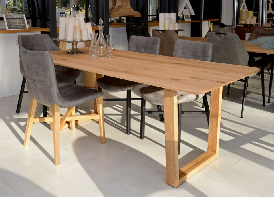 Esstisch INVERNESS+ULRIKA HOLZ, beides Wildeiche massiv, Roheffekt geölt Esstisch INVERNESS+ULRIKA HOLZ, beides Wildeiche massiv, Roheffekt geölt