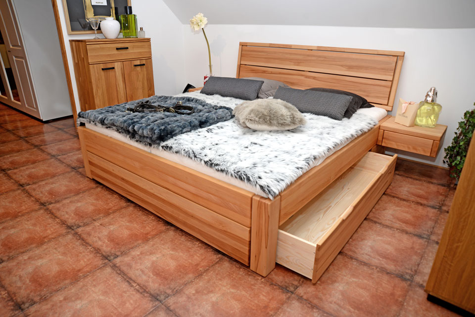 Bett SYSTEM-SLEEP mit 2 Schubladen und Nachtkonsolen, Kernbuche massiv Bett SYSTEM-SLEEP mit 2 Schubladen und Nachtkonsolen, Kernbuche massiv