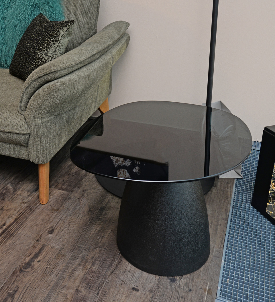 Beistelltisch CLUSION BLACK, Glasplatte auf Metalluntergestell