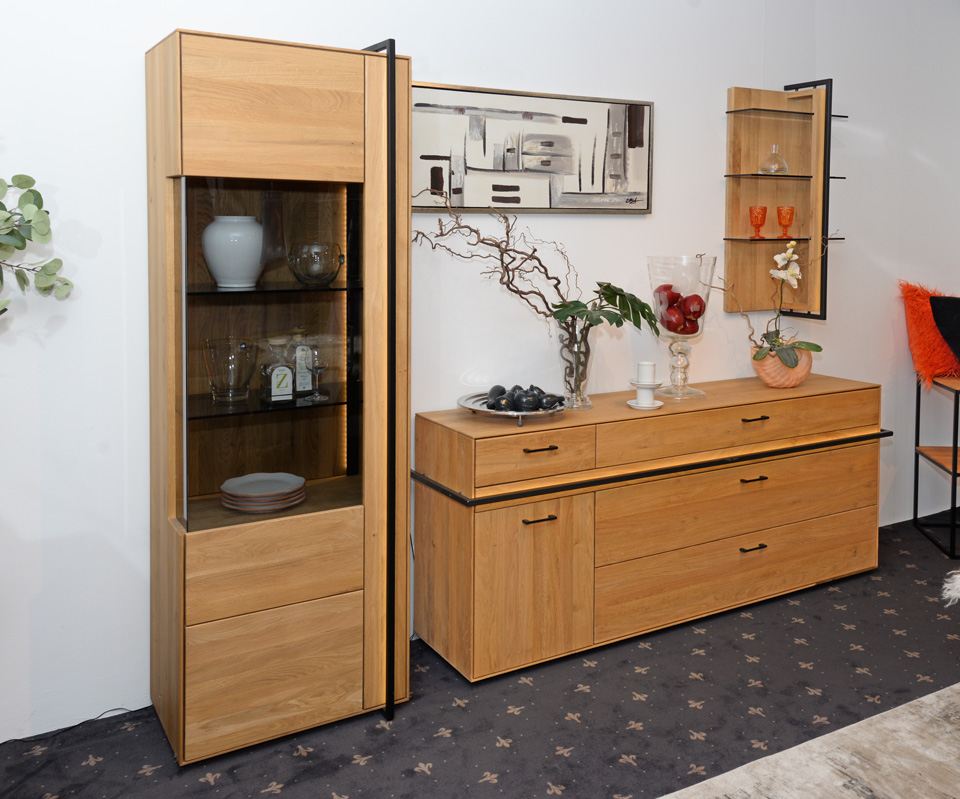 Wohnzimmerschränke LUMBER, komplette Wohnwand, Wildeiche massiv mit LED beleuchteten Rahmen Wohnzimmerschränke LUMBER, komplette Wohnwand, Wildeiche massiv mit LED beleuchteten Rahmen