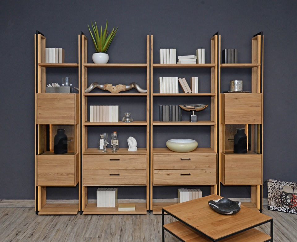 Stauraum-Regalwand LUMBER, Eiche massiv, roheffekt geölt, Front- und Rückwandbeleuchtung, Schubladen und Schränke