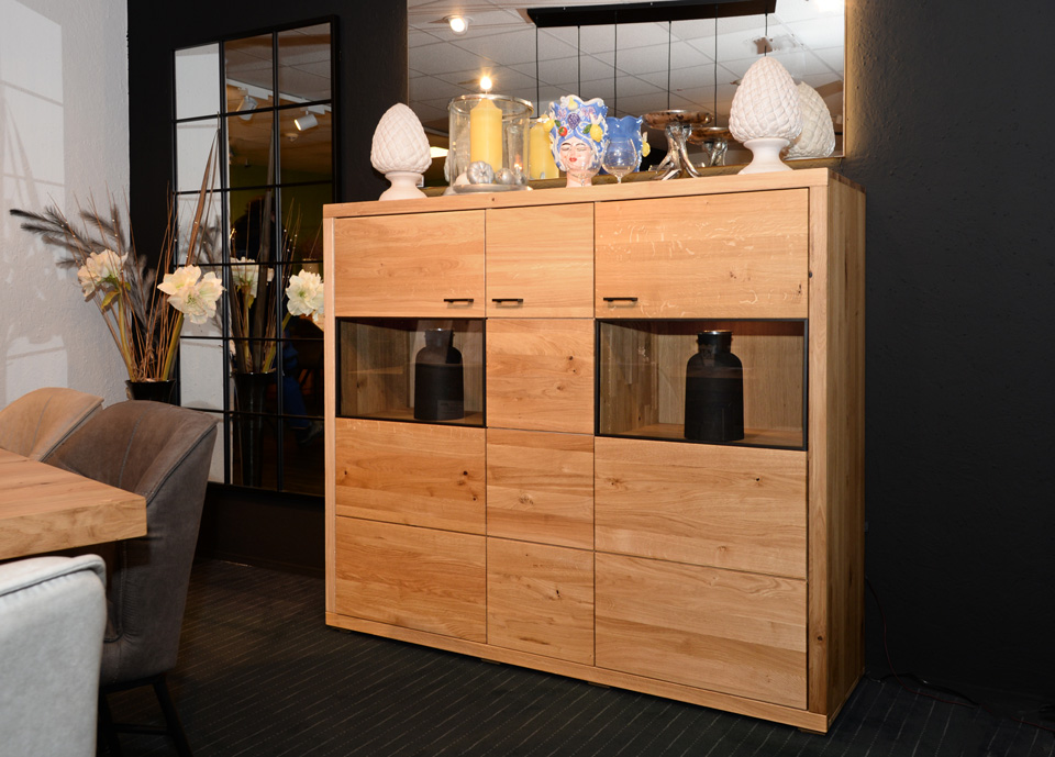 Wohnzimmerschränke MORSUM, Highboard, Wildeiche massiv mit schwarzen Griffen