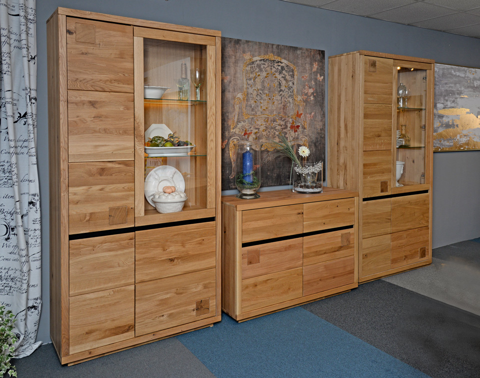 Wohnzimmerschränke Bregenz Wohnwand 3-teilig, Wildeiche massiv, incl. Beleuchtung