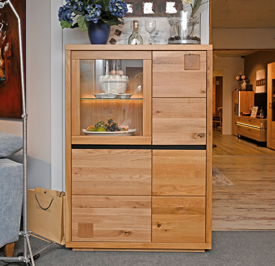 Wohnzimmerschränke: BREGENZ Highboard, Wildeiche massiv mit schwarzen und Hirnholzapplikationen Wohnzimmerschränke: BREGENZ Highboard, Wildeiche massiv mit schwarzen und Hirnholzapplikationen