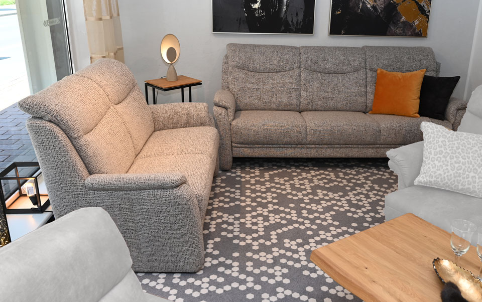 Sofa LENA als 3- und 2-Sitzer mit Kopfteilverstellung Sofa LENA als 3- und 2-Sitzer mit Kopfteilverstellung