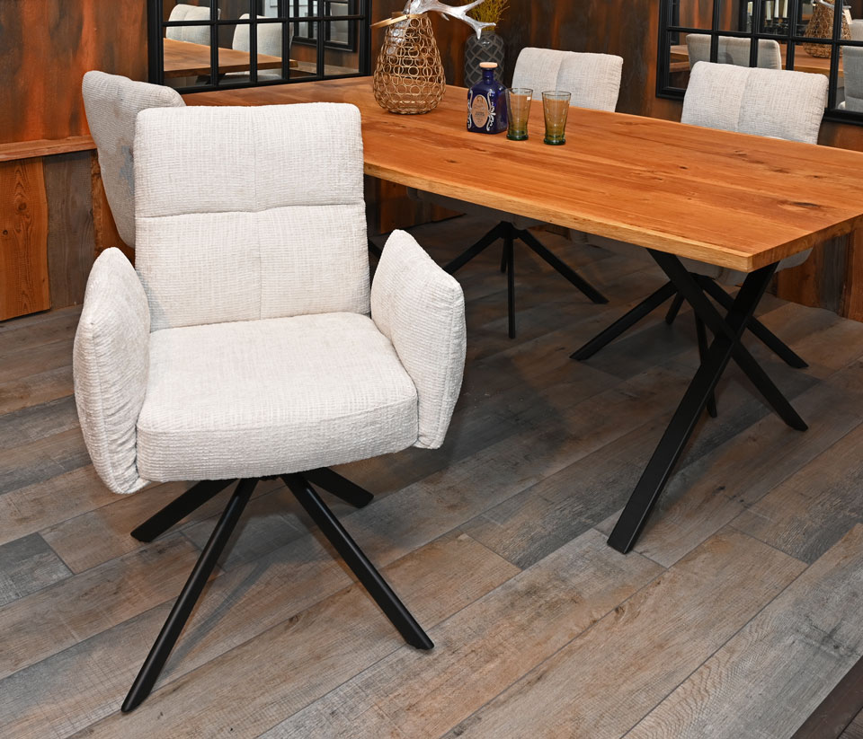Stuhl LUX als 4-er Stuhlgruppe, drehbares Untergestell Stuhl LUX als 4-er Stuhlgruppe, drehbares Untergestell
